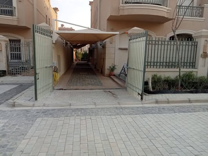 مظلة ممر السيارات